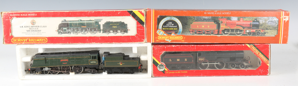 A collection of Hornby gauge OO steam locomotives, tenders and tank locomotives, various liveries, - Image 4 of 18
