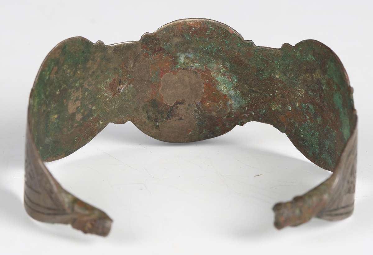 A European Saxon bronze bracelet, engraved with bird and geometric design, width 6.2cm. - Image 4 of 10