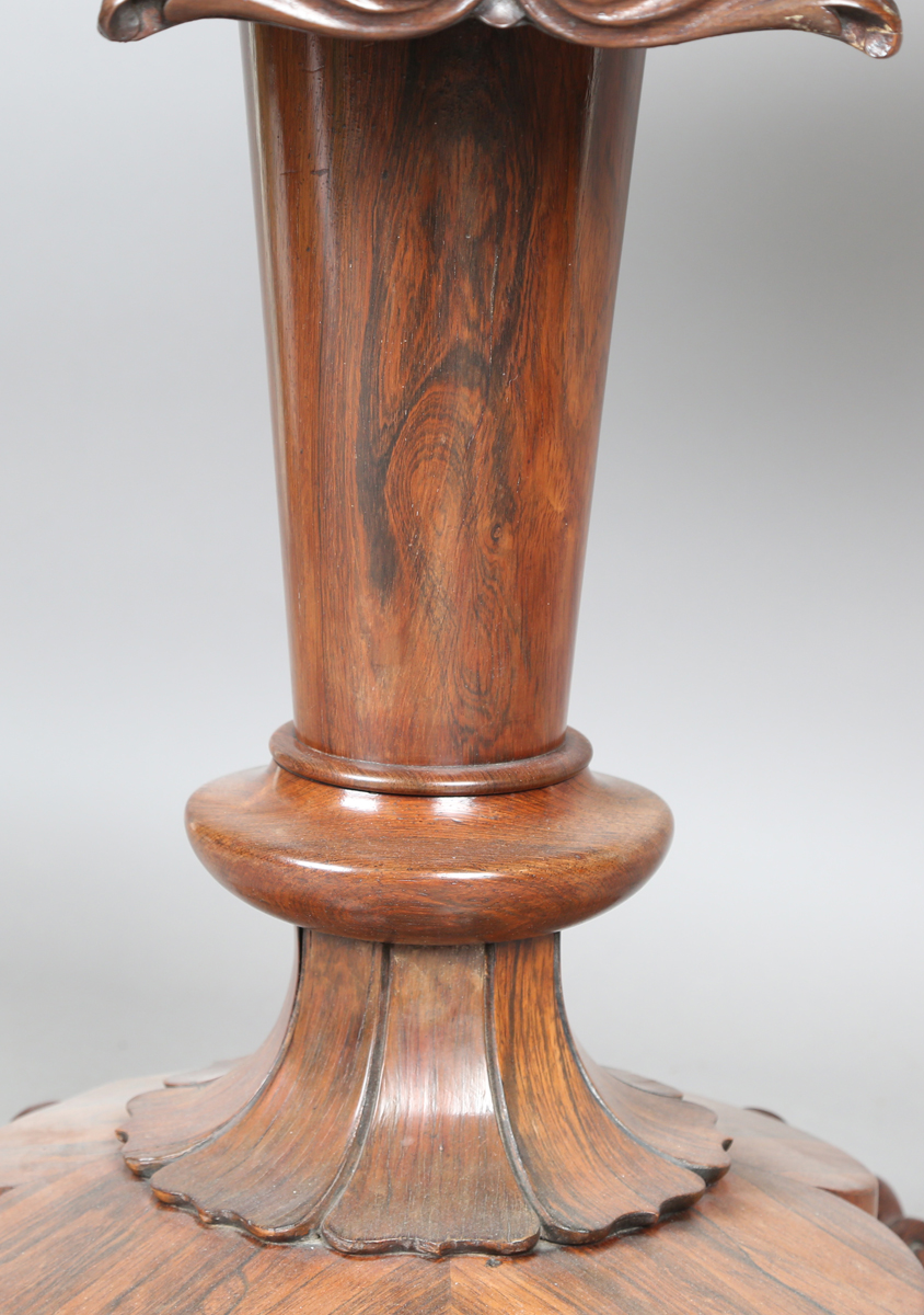 An early Victorian rosewood fold-over tea table, the frieze with applied foliate carved - Image 5 of 11