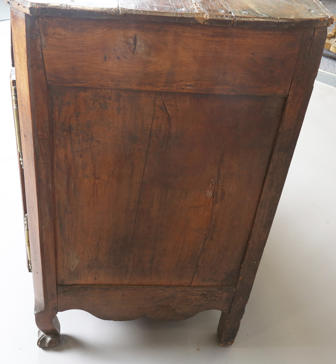 An 18th century French provincial walnut cabinet, fitted with two drawers above panelled doors, - Image 5 of 20