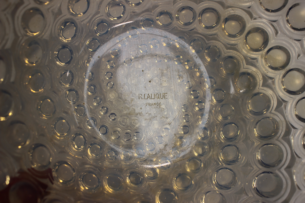 A Lalique opalescent glass Volutes pattern circular bowl, pre-1945, acid etched 'R Lalique France' - Image 3 of 4