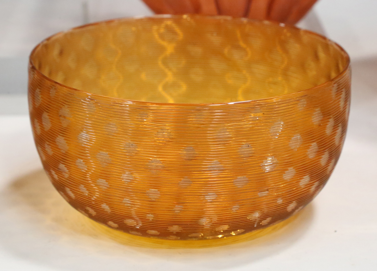 A set of four gold threaded over cranberry glass finger bowls and stands, probably Stevens & - Image 4 of 4