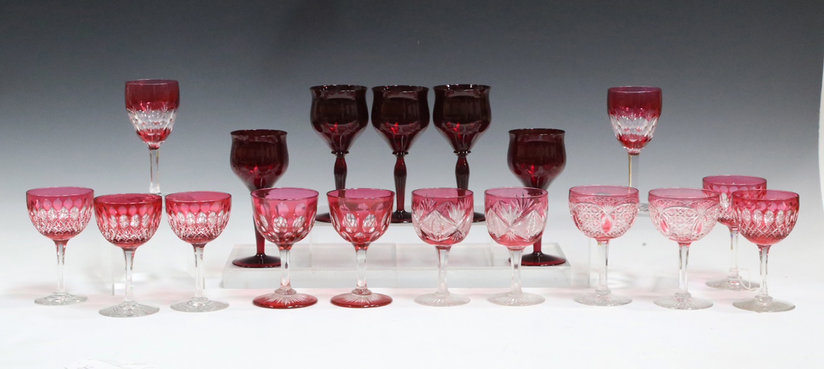 A matched set of eight green glass wines, late 19th/20th century, each conical bowl engraved with - Image 2 of 3