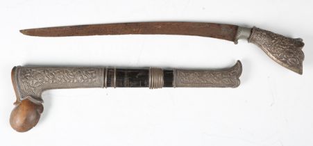 An early 20th century Malaysian kris dagger with swept single-edged blade, blade length 24.5cm,