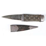 An early 20th century Sottish boy's skene-dhu with single-edged fullered blade, blade length 8cm,