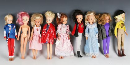 A good collection of Sindy dolls and accessories, including Active, Sweet Dreams, Royal Occasion,