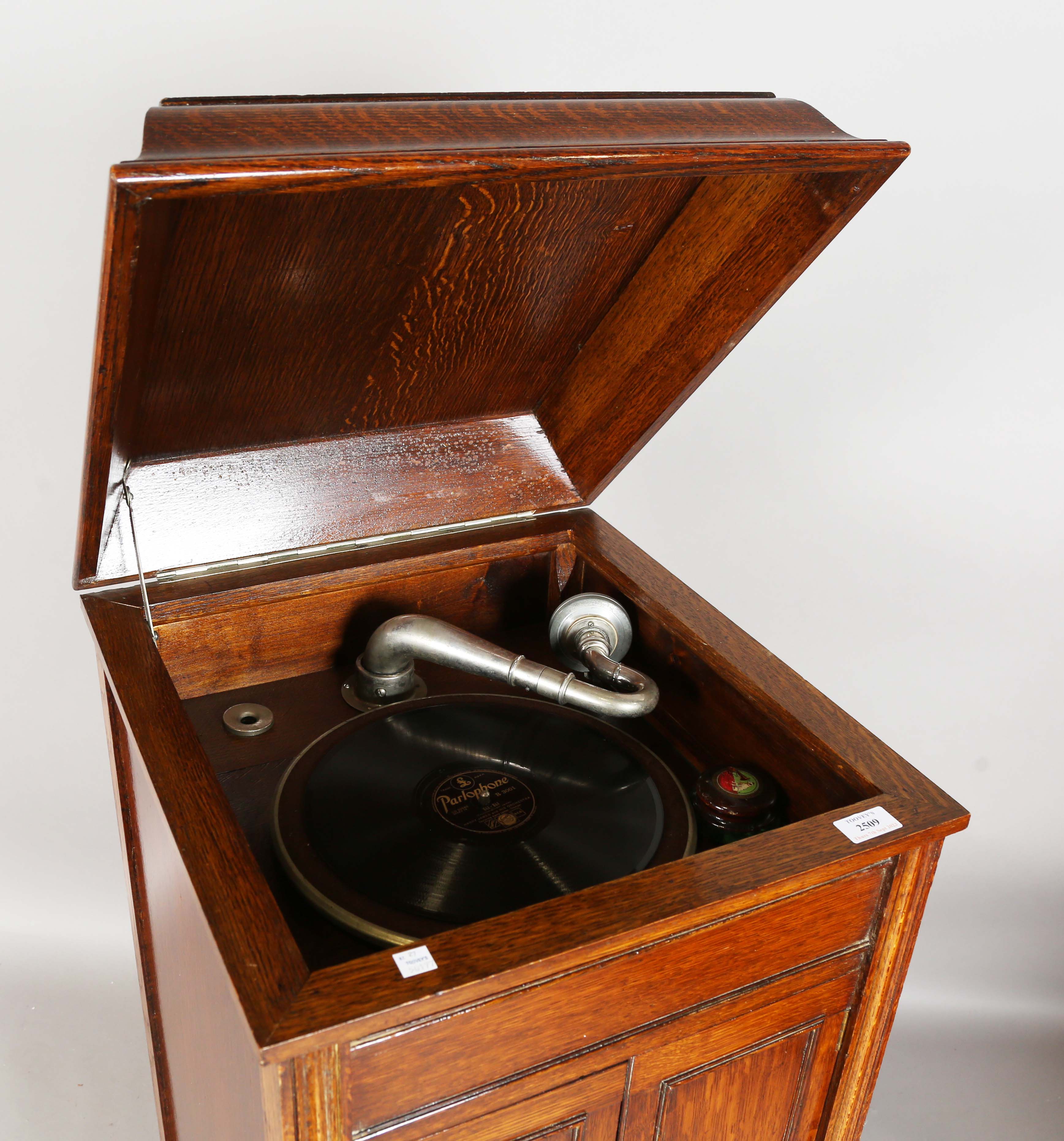 A George V oak cased gramophone on shaped supports, width 46cm.Buyer’s Premium 29.4% (including - Image 9 of 9