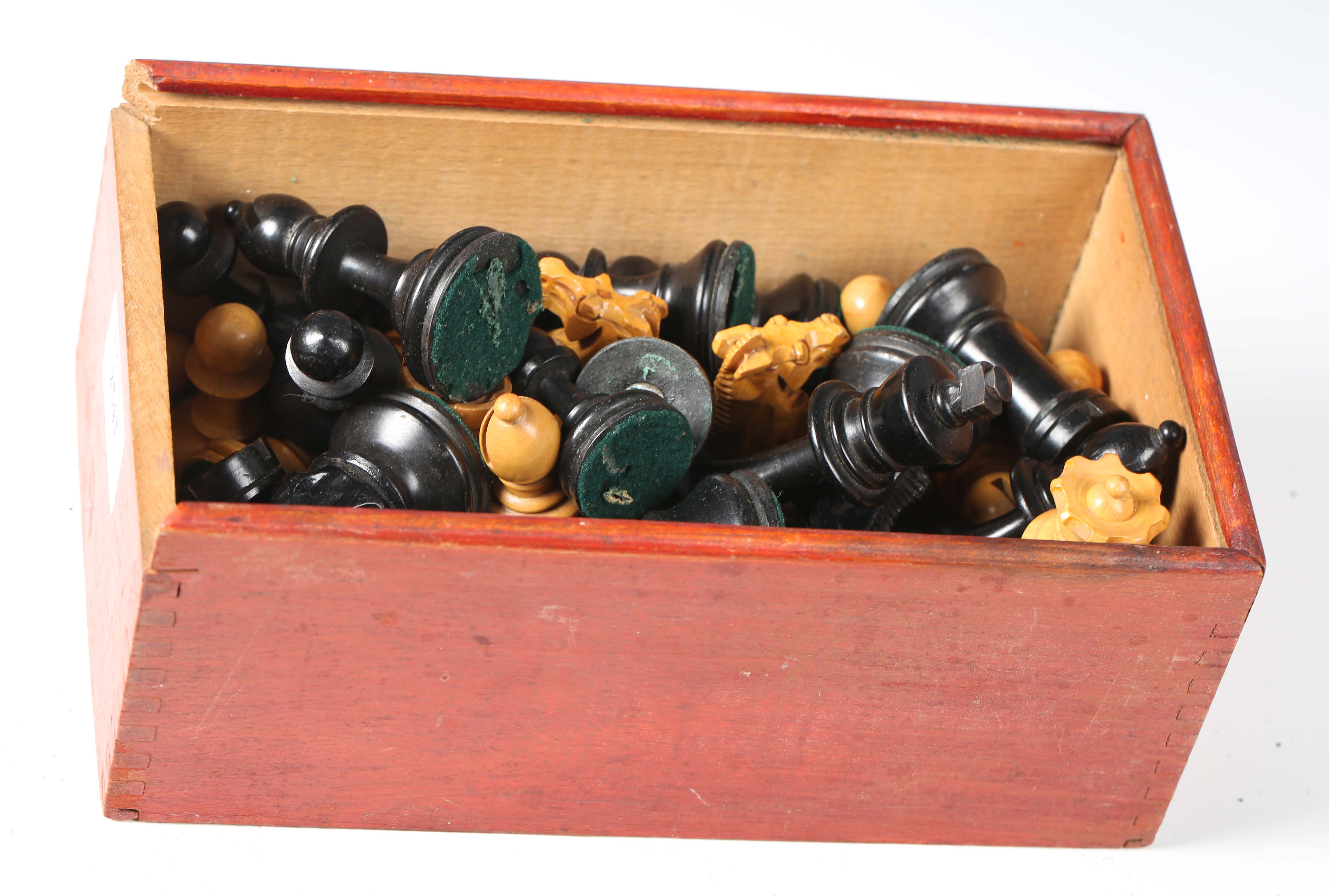 An early/mid-20th century boxwood and ebonized Staunton chess set with weighted bases, height of - Image 2 of 8