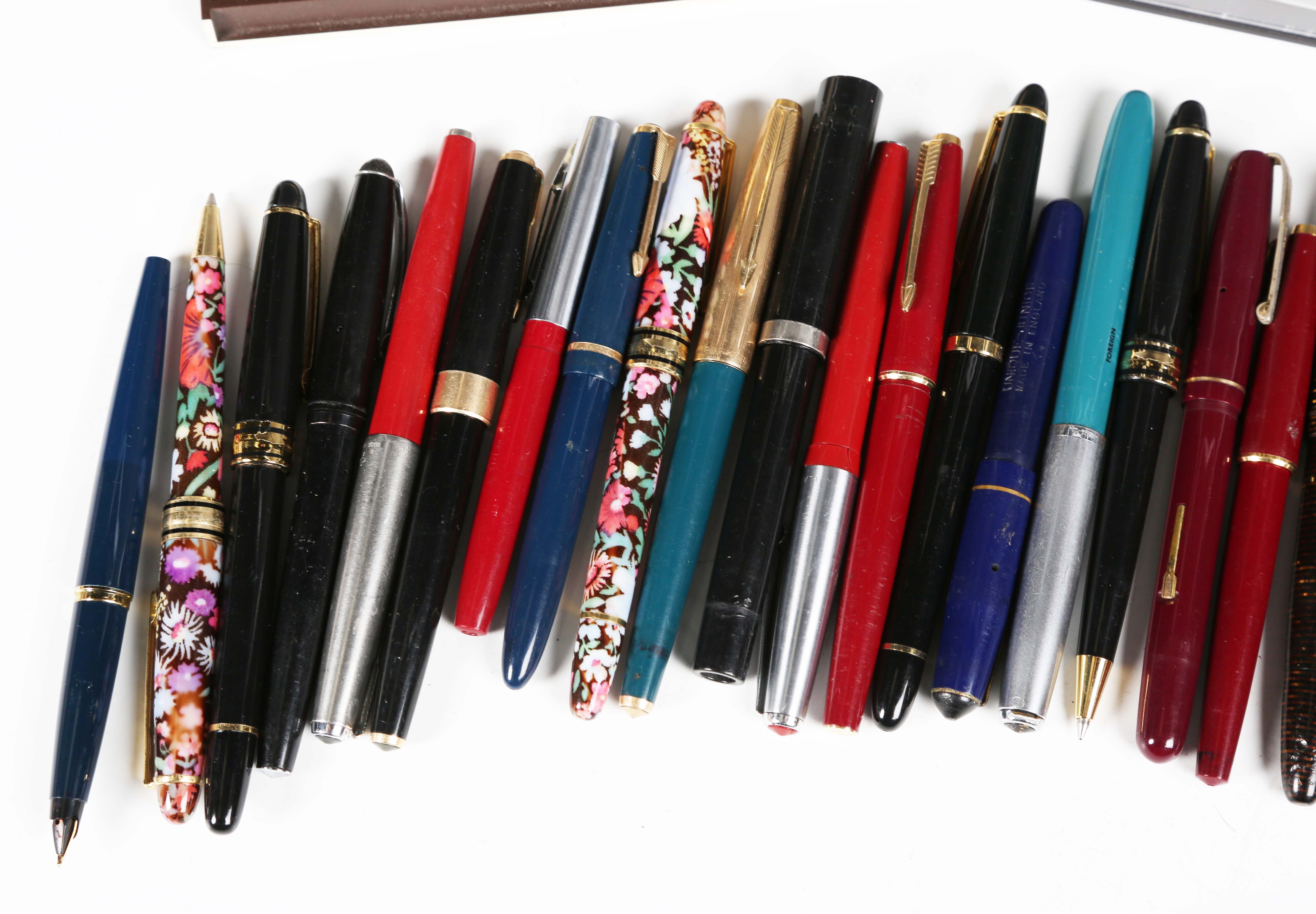 A collection of various fountain pens, ballpoints and pencils, including a Parker Duofold with - Image 4 of 7