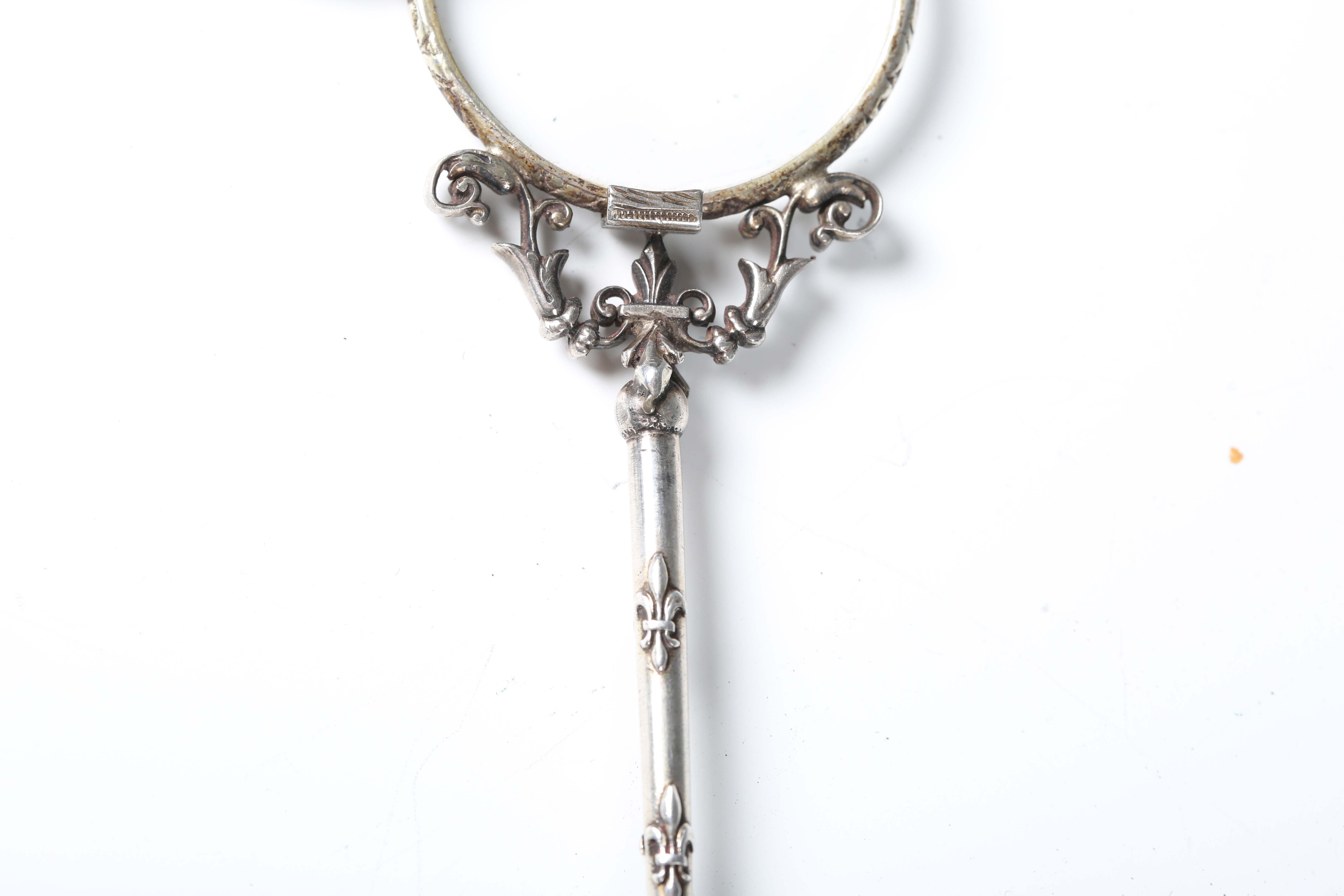 An early 19th century tortoiseshell and silver mounted oval magnifying lens, length 8cm, together - Image 9 of 10