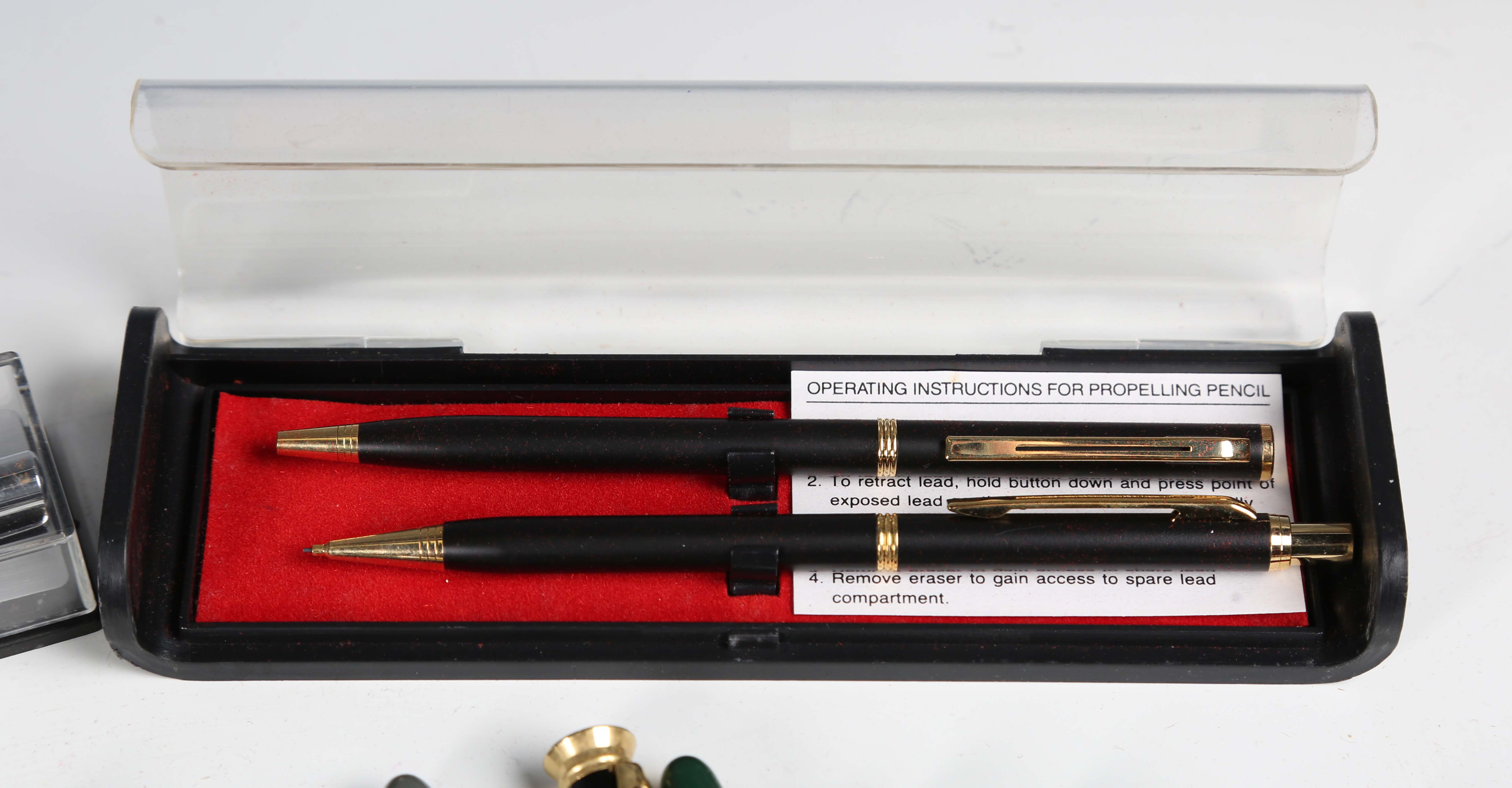 A collection of various fountain pens, ballpoints and pencils, including a Parker Duofold with - Image 5 of 7