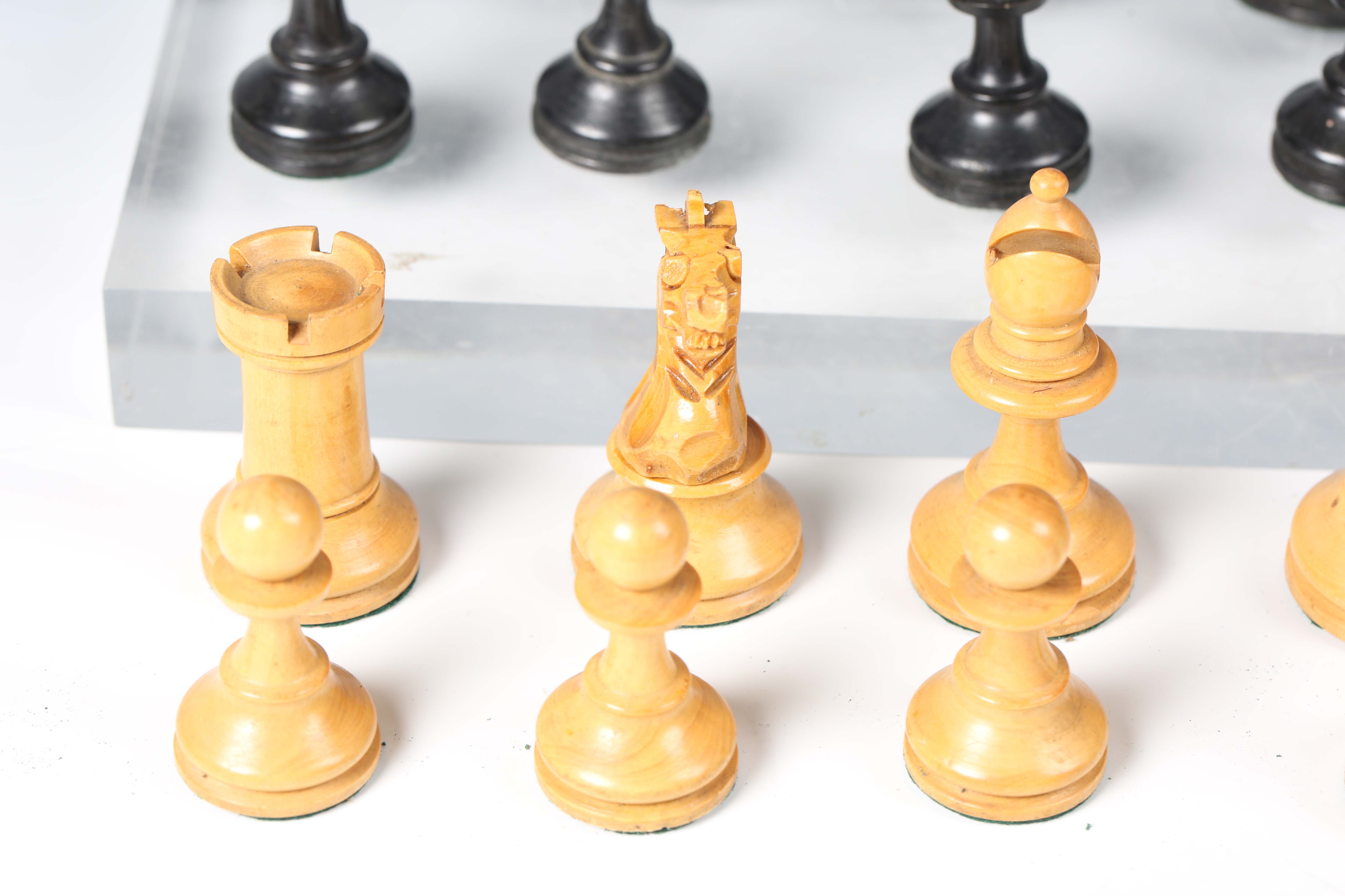 An early/mid-20th century boxwood and ebonized Staunton chess set with weighted bases, height of - Image 8 of 8