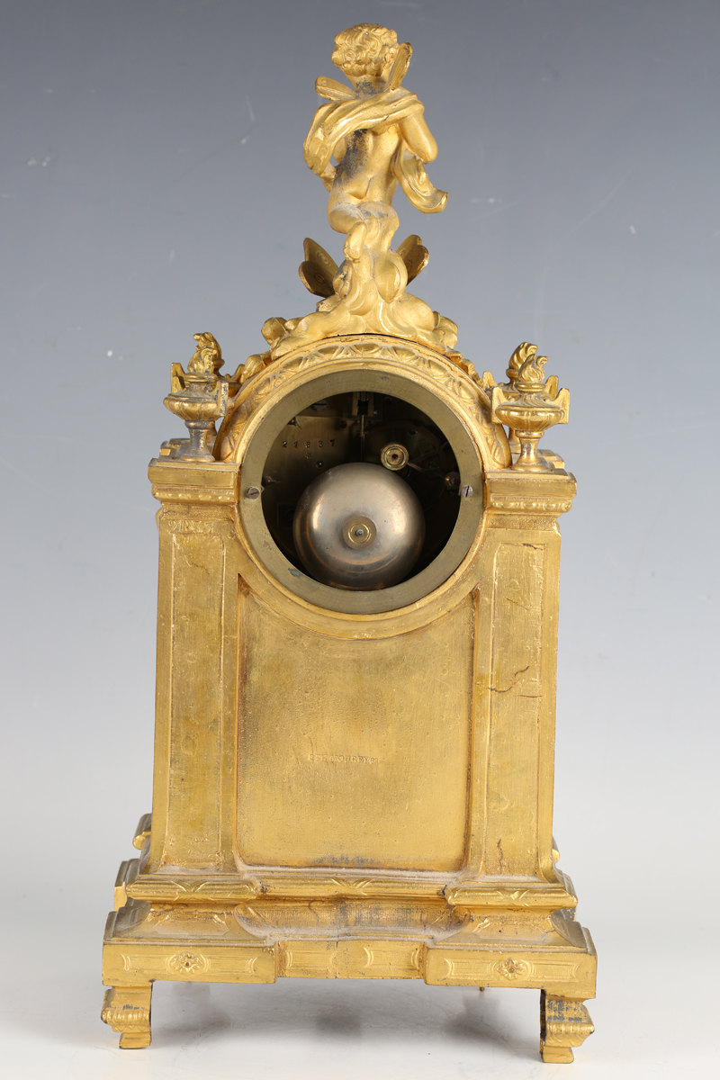 A late 19th century French gilt spelter and Sèvres style porcelain mantel clock with eight day - Image 5 of 10