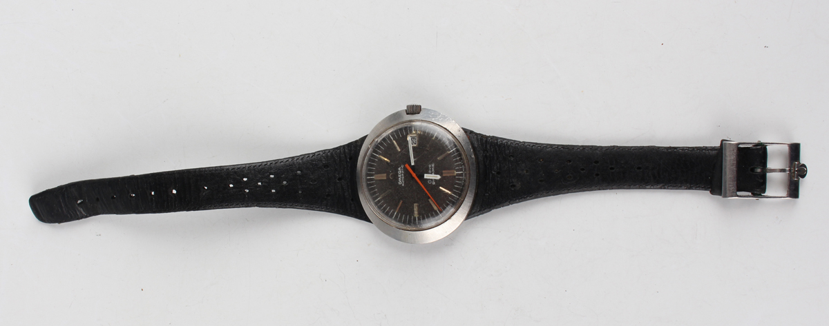 An Omega Dynamic Automatic steel oval cased gentleman's wristwatch, the signed black dial with baton - Image 3 of 5