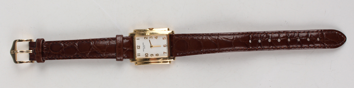 A Patek Philippe Gondolo 18ct gold lady's wristwatch, Ref. 4824, with signed jewelled E15 caliber - Image 3 of 7