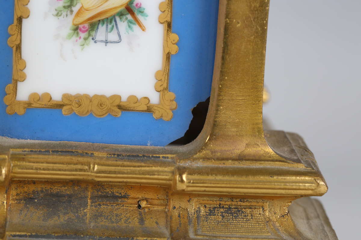 A late 19th century French gilt spelter and Sèvres style porcelain mantel clock with eight day - Image 6 of 10