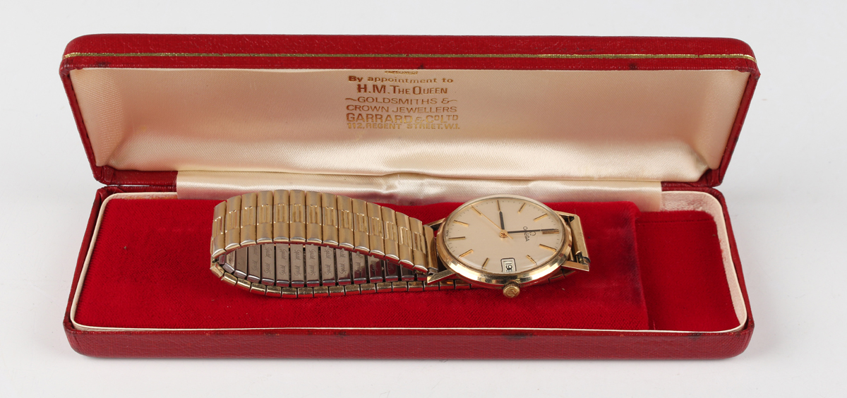 An Omega 9ct gold circular cased gentleman's wristwatch, the signed silvered dial with gilt baton - Image 2 of 5