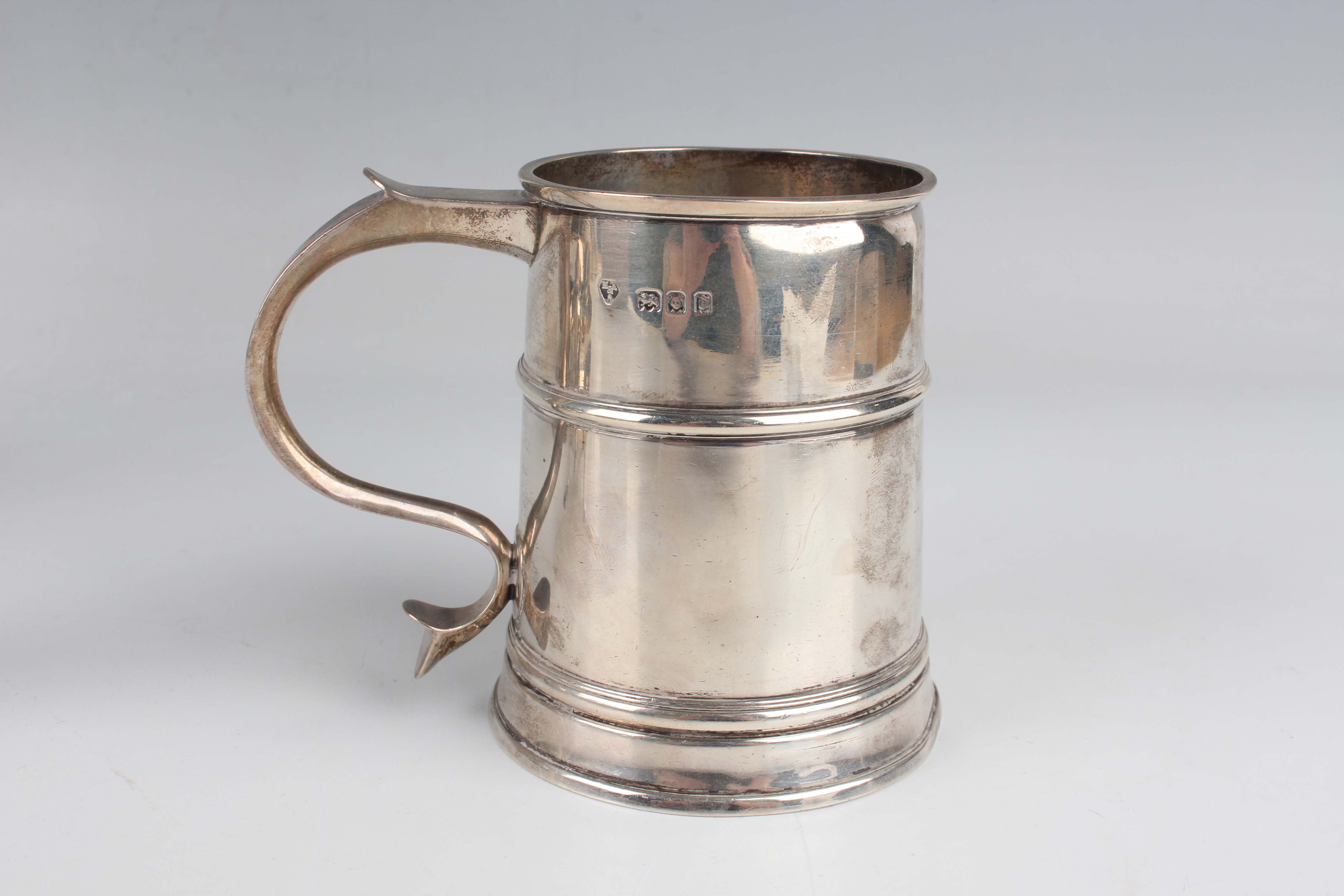 A George V silver tankard of girdled tapering cylindrical form with scroll handle, London 1919 by - Image 5 of 5