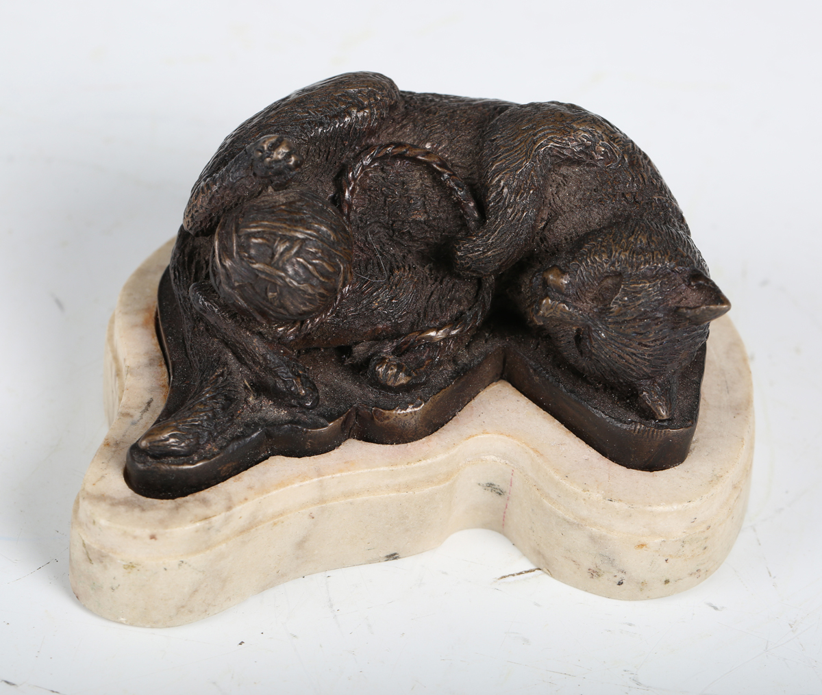 A late 20th century brown patinated cast bronze model of a bear with a fish in its mouth, on a black - Image 5 of 10