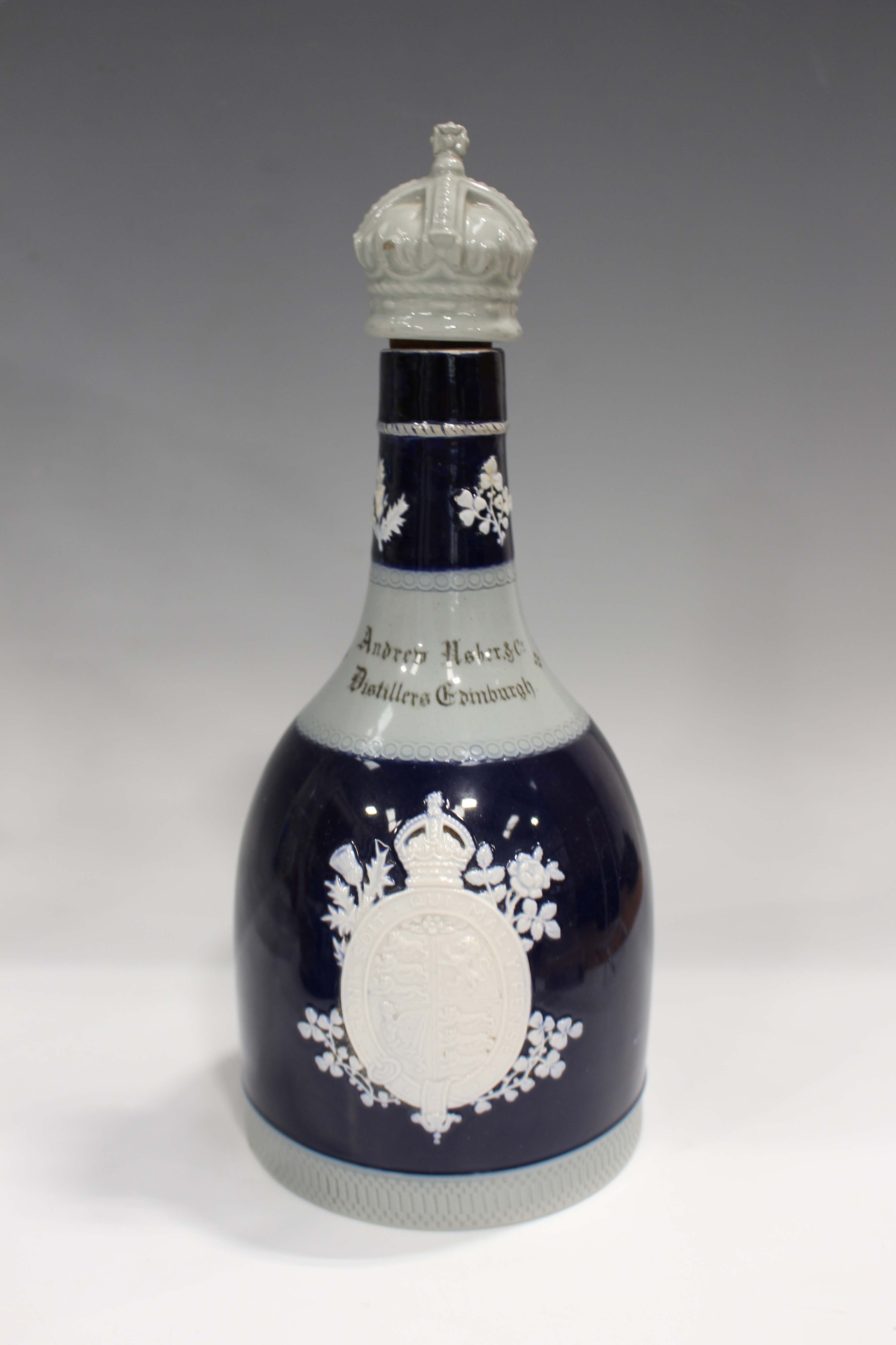 A mixed group of ceramics and glassware, 19th and 20th century, including a small Wedgwood lustre - Image 3 of 5