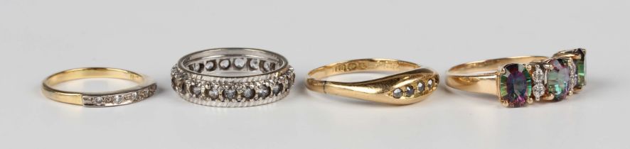 An 18ct gold and diamond five stone ring in a boat shaped setting, Birmingham 1918, weight 4.2g,