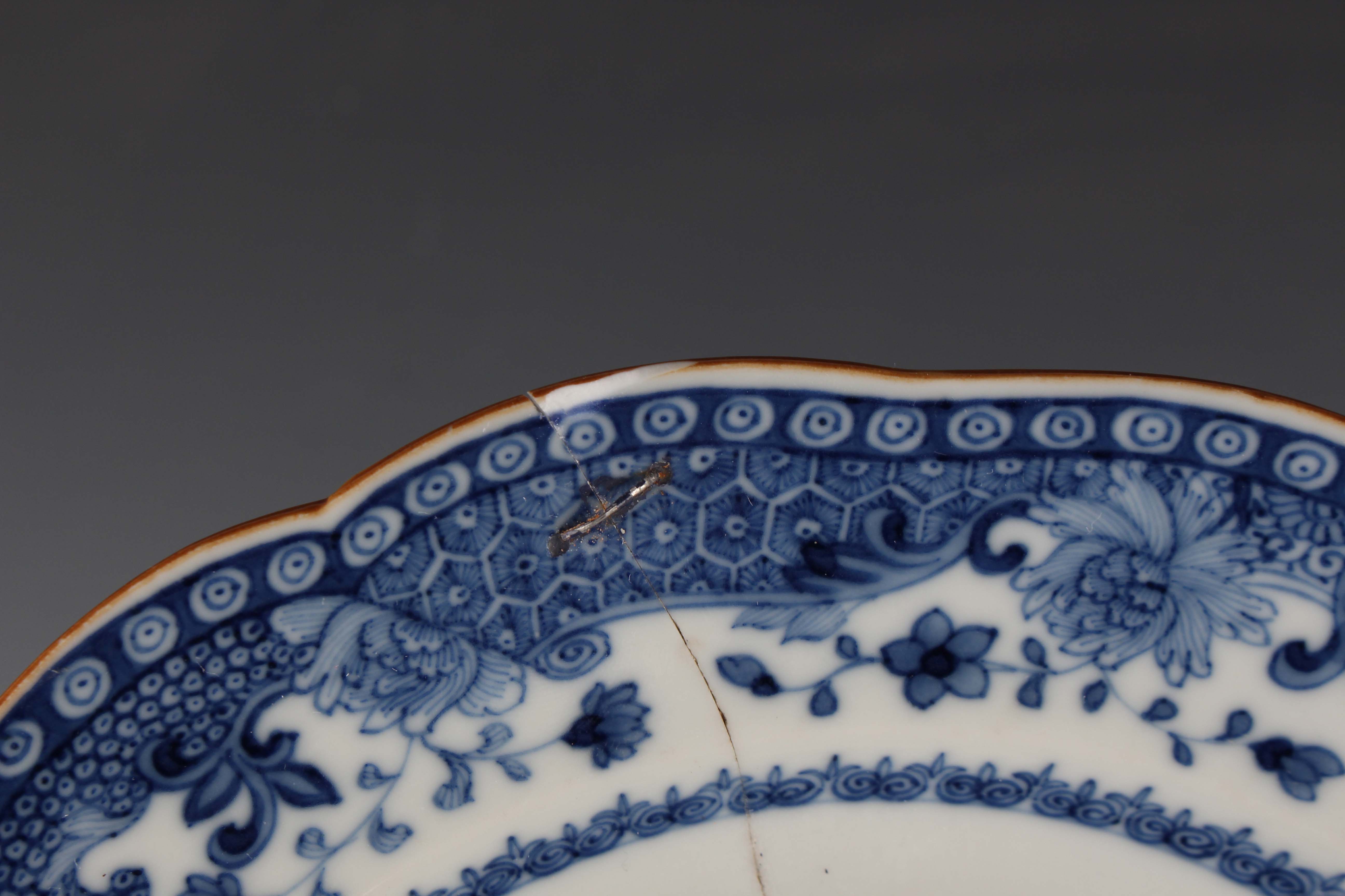 A set of six Chinese blue and white export porcelain plates, late Qianlong period, each painted with - Image 12 of 32