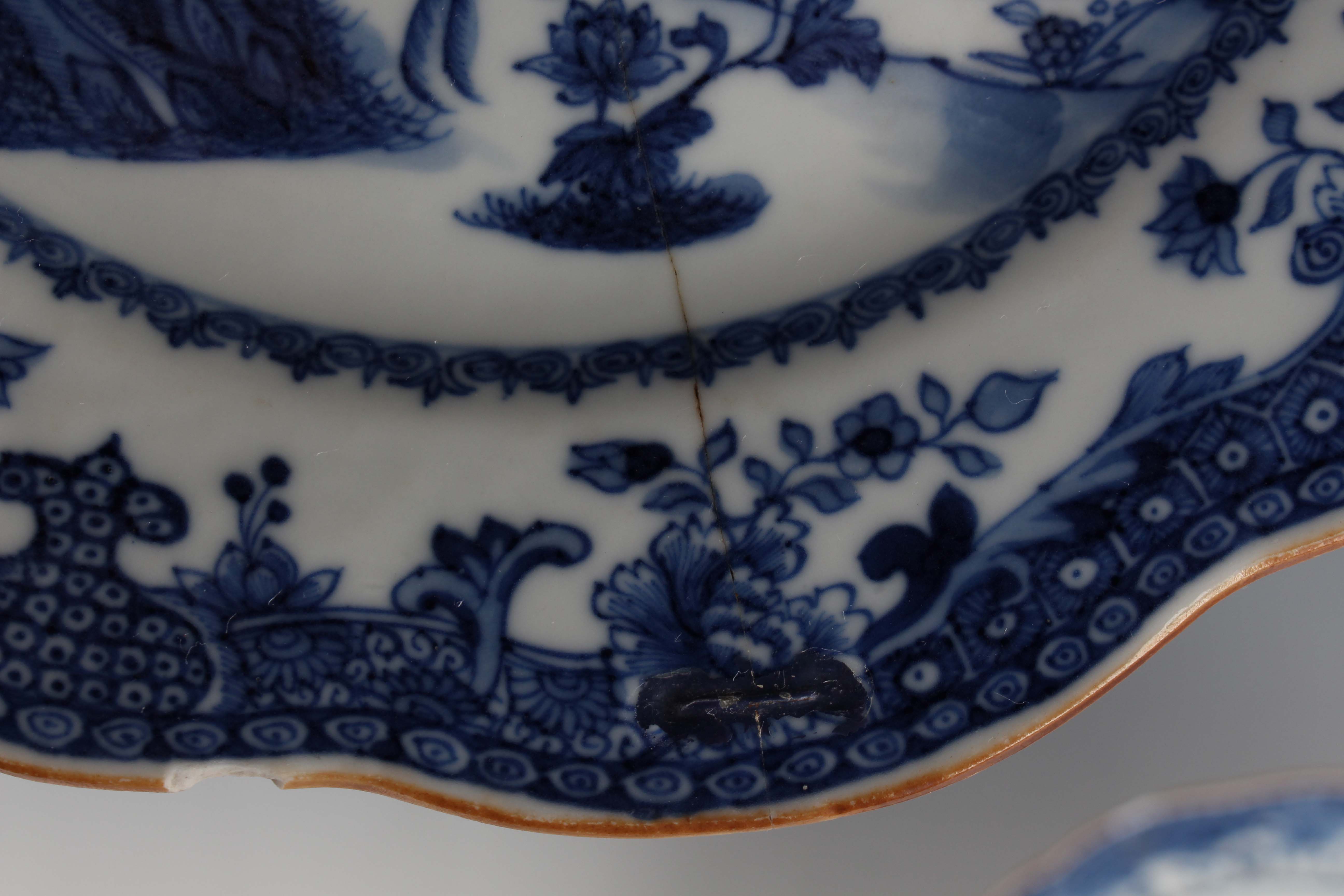 A set of six Chinese blue and white export porcelain plates, late Qianlong period, each painted with - Image 18 of 32