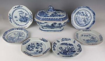 A Chinese blue and white export porcelain soup tureen and cover, Qianlong period, painted with