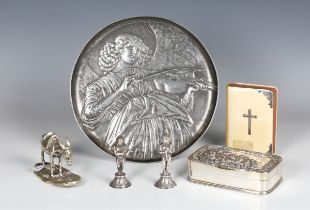 A selection of mainly 19th century plated collectors' items, including a 19th century plate on