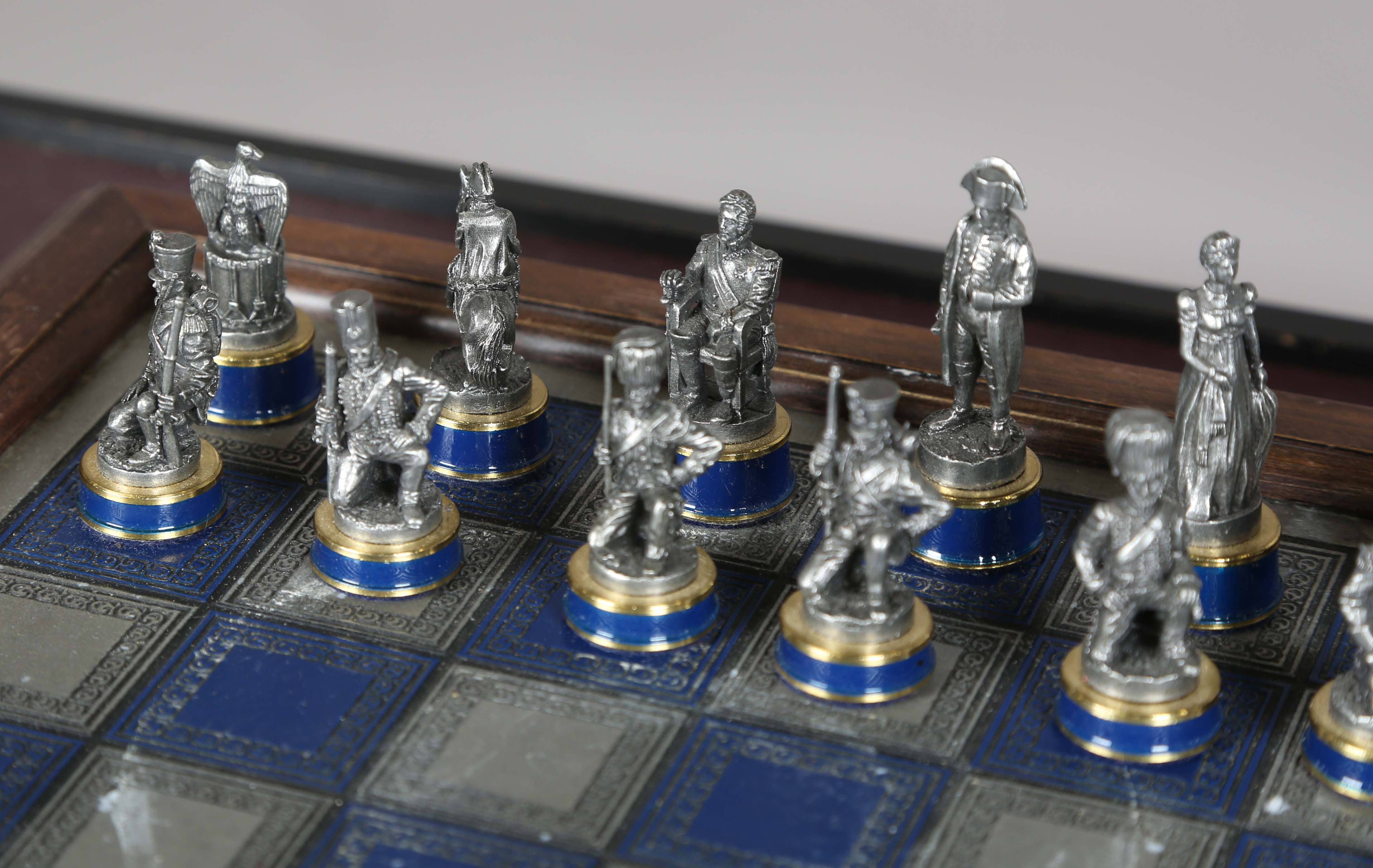 A modern 'Battle of Waterloo' chess set and table by Franklin Mint, height 27cm, width 51cm.Buyer’ - Image 10 of 25