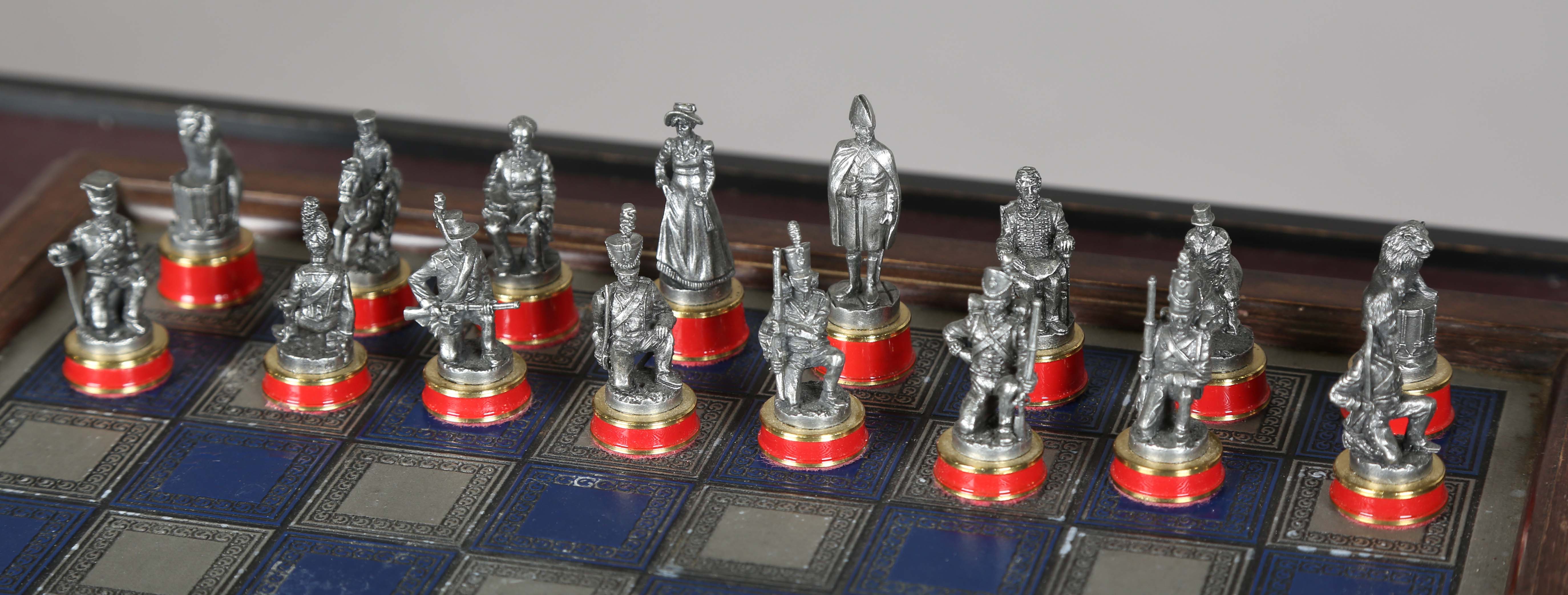 A modern 'Battle of Waterloo' chess set and table by Franklin Mint, height 27cm, width 51cm.Buyer’ - Image 24 of 25