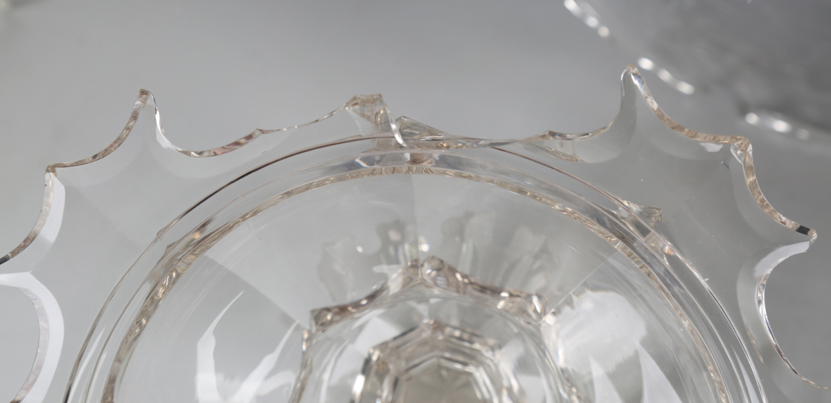 An impressive suite of Belgian cut glass tablewares, late 19th/early 20th century, each piece of - Image 3 of 4