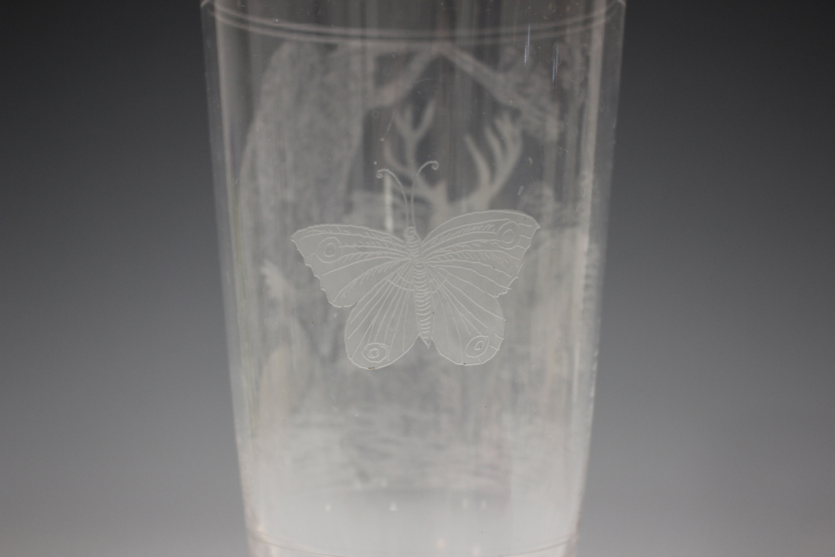 A large mixed group of assorted mostly Stourbridge engraved or acid etched glassware, late 19th/ - Image 3 of 11