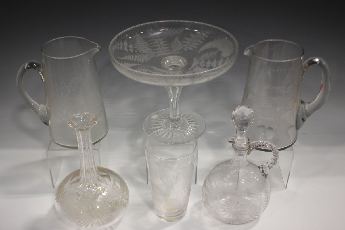 A large mixed group of assorted mostly Stourbridge engraved or acid etched glassware, late 19th/ - Image 5 of 11