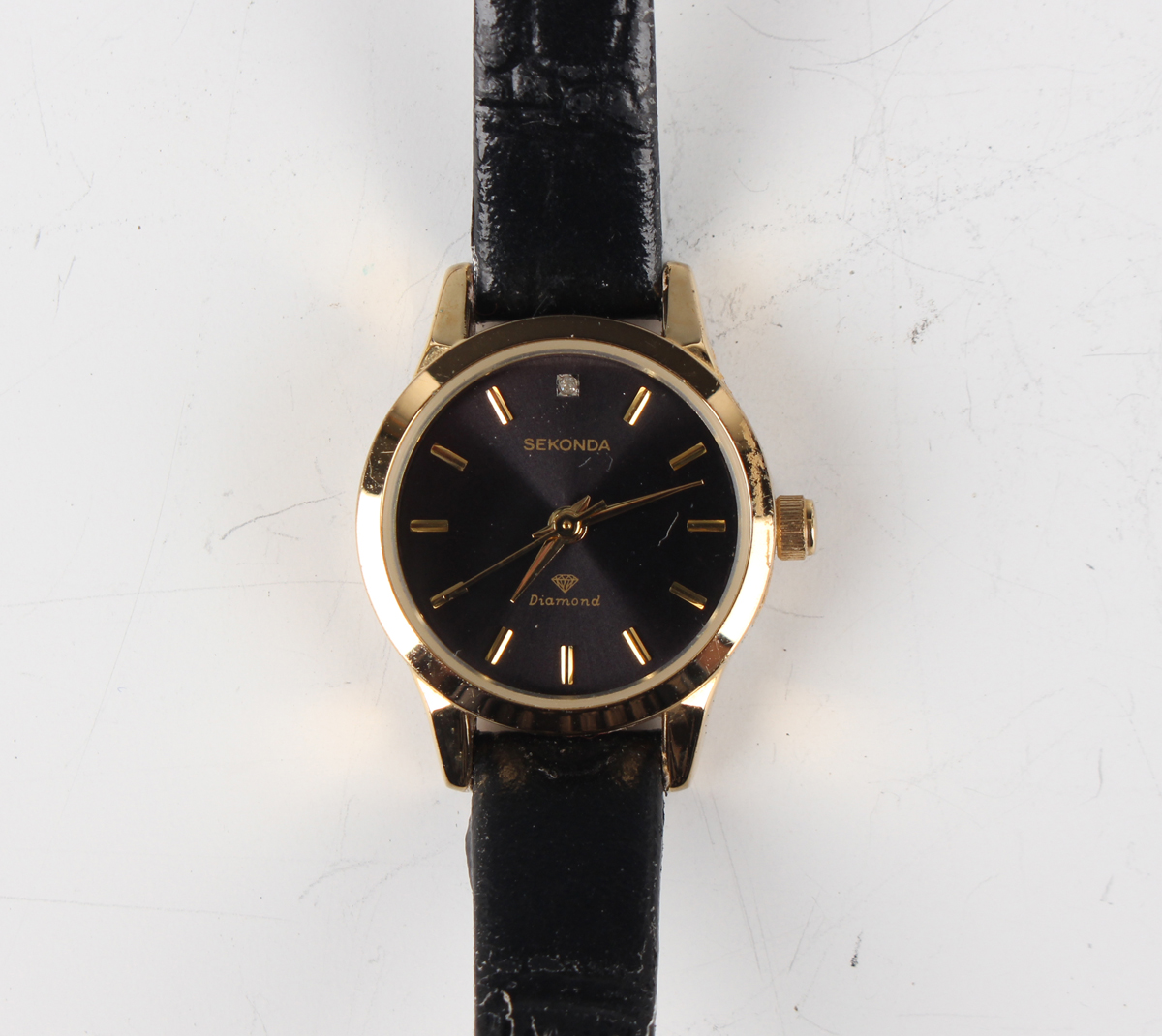 An Omega gilt metal fronted and steel backed gentleman's wristwatch, the signed gilt dial with baton - Image 12 of 16