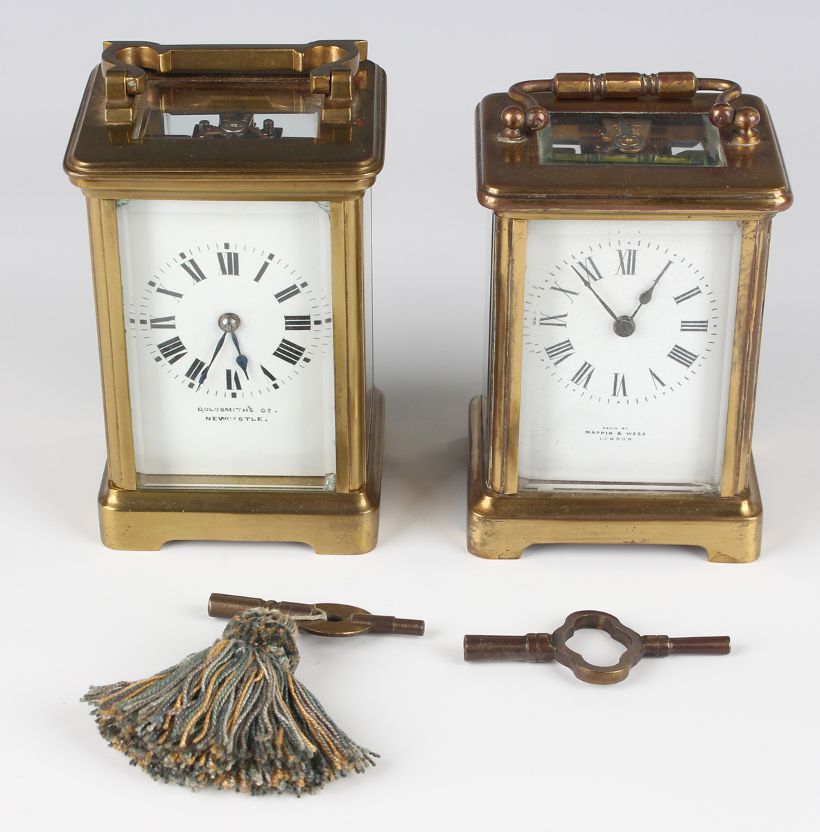 A late 19th/early 20th century French brass carriage clock with eight day movement striking hours on - Image 2 of 16