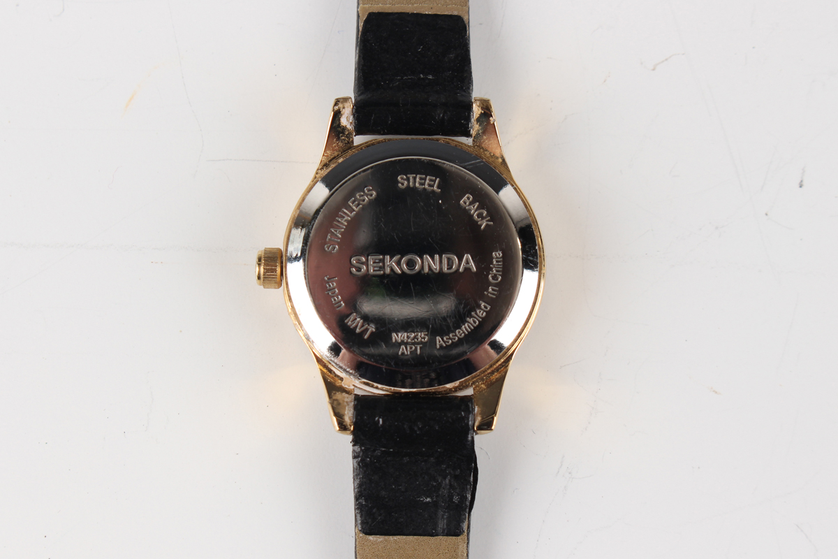 An Omega gilt metal fronted and steel backed gentleman's wristwatch, the signed gilt dial with baton - Image 11 of 16