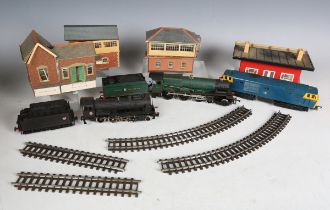 A collection of Hornby Railways gauge OO items, including R.372 Class A4 locomotive 'Seagull' and