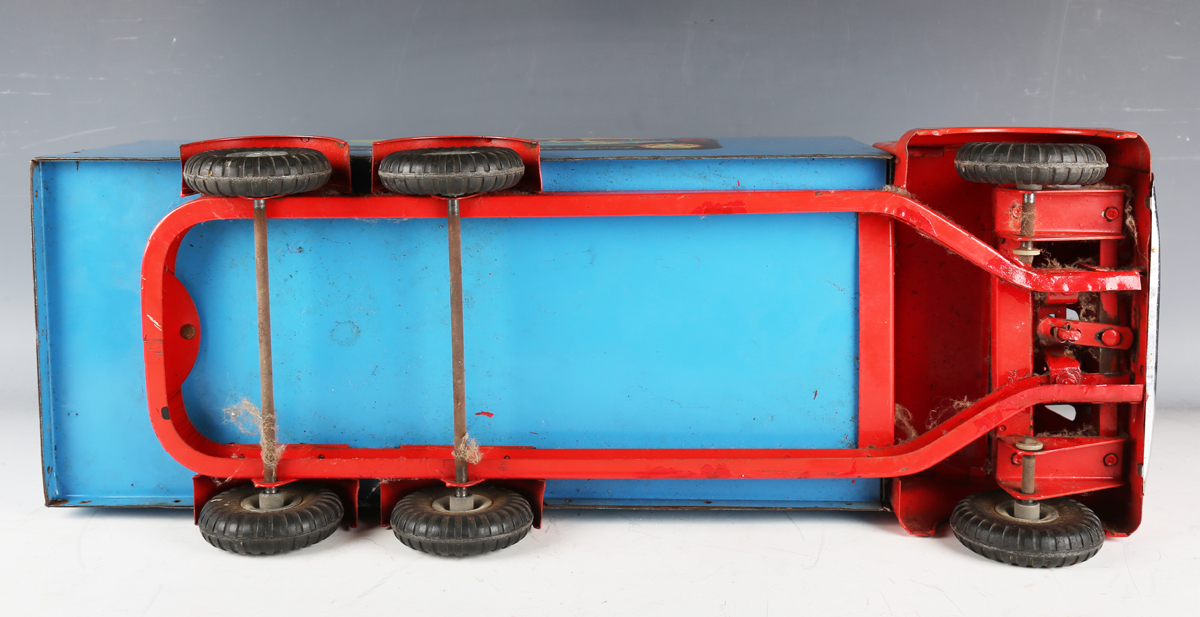 A Tri-ang pressed steel sit-on Long Distance Transport lorry, finished in red and blue, length - Image 2 of 6