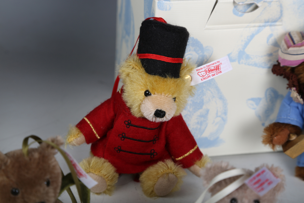 Eight Steiff limited edition ornaments, comprising No. 034077 Teddy Bear Balthasar, No. 355318 - Image 6 of 9