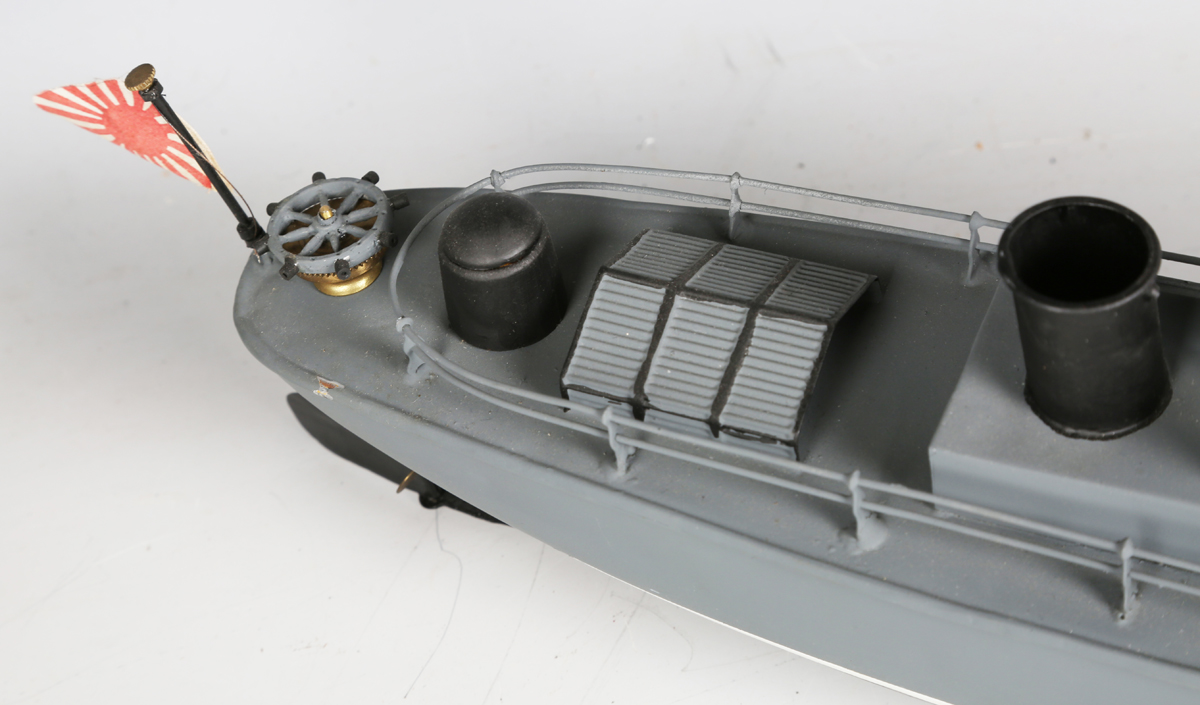 A Bing type tinplate clockwork gunboat 'Mikasa', with two funnels, gun turret and hinged raised deck - Image 7 of 9