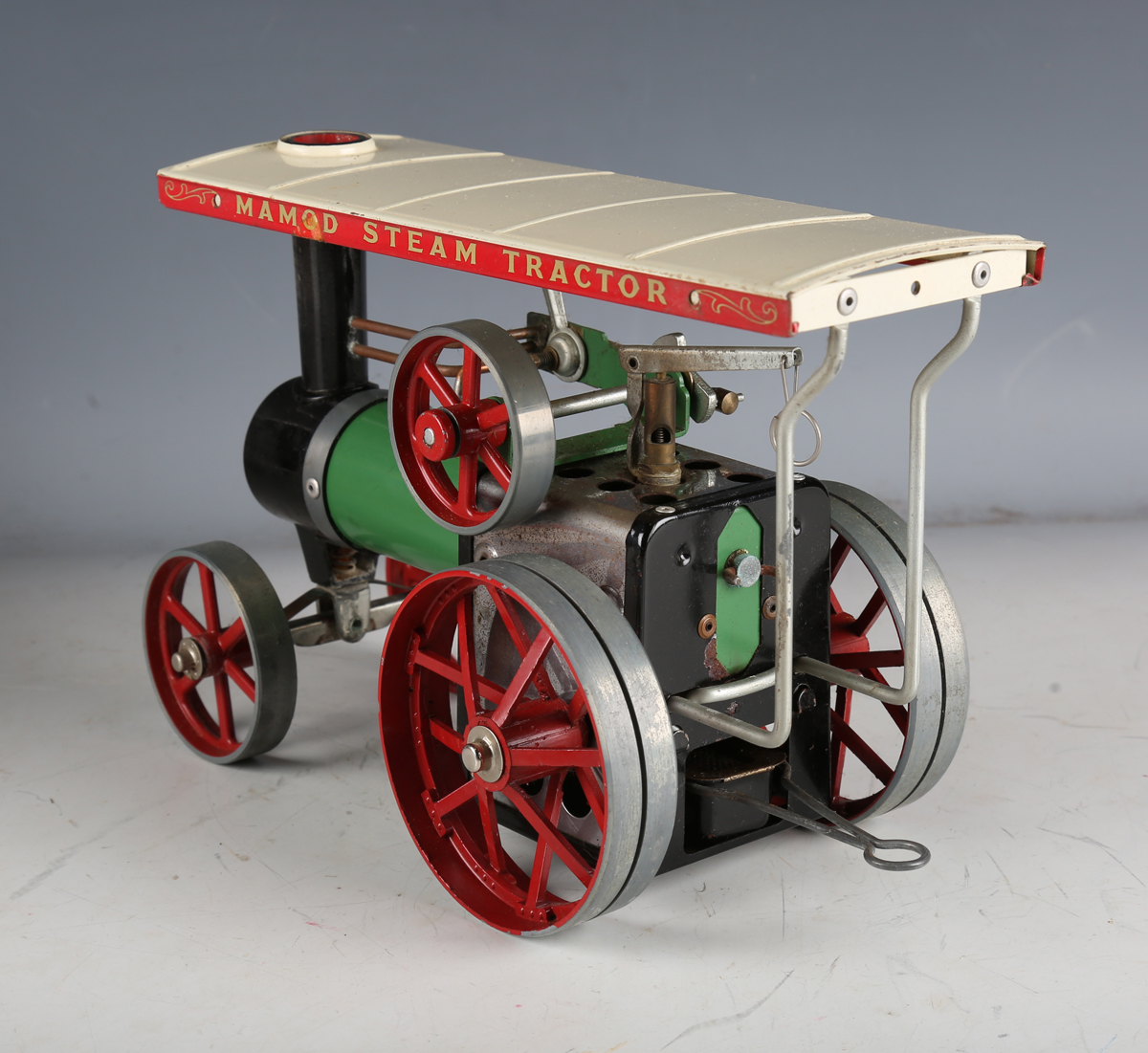 A Mamod TE 1a traction engine, boxed, with steering rod, funnel and two booklets (some playwear, box - Image 4 of 4