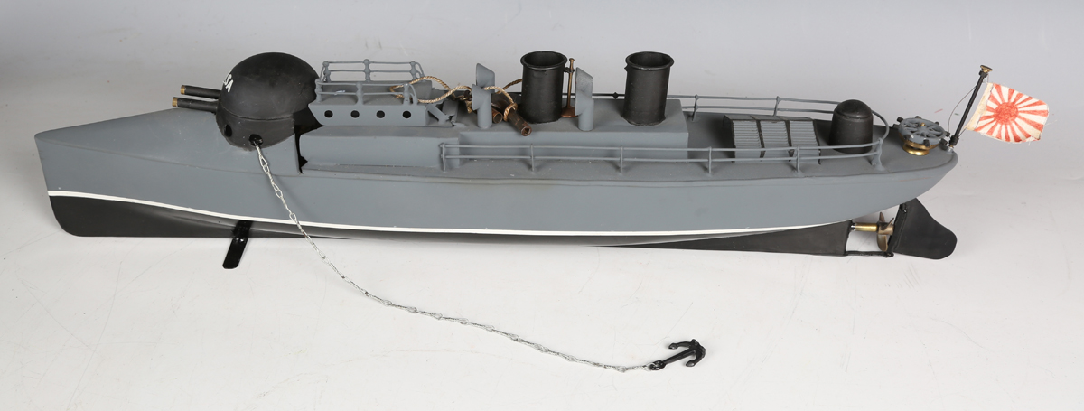 A Bing type tinplate clockwork gunboat 'Mikasa', with two funnels, gun turret and hinged raised deck - Image 6 of 9