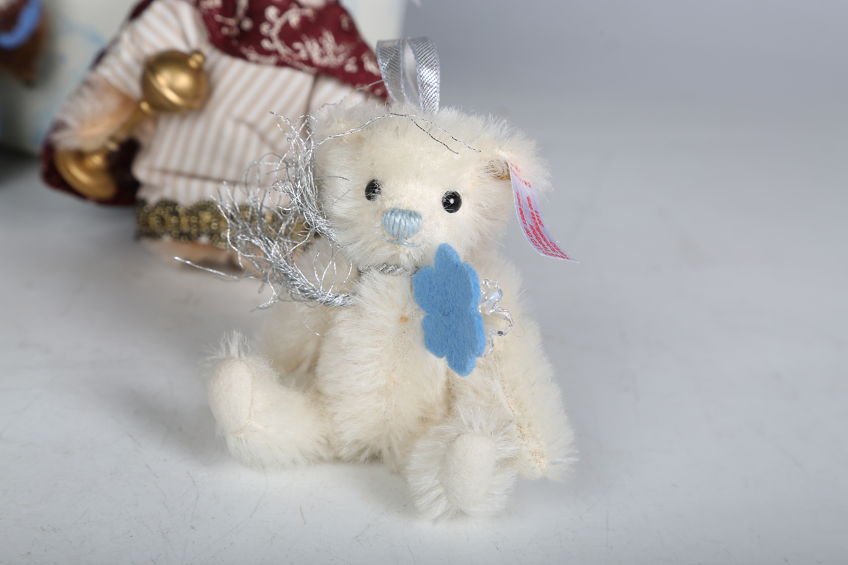 Eight Steiff limited edition ornaments, comprising No. 034077 Teddy Bear Balthasar, No. 355318 - Image 3 of 9