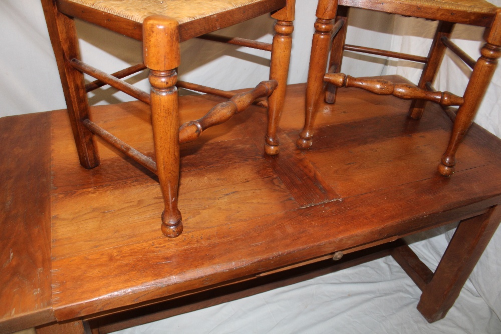 A polished oak country-style rectangular dining table with a small frieze drawer on square legs 63" - Image 3 of 3