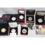 Seven various silver commemorative crowns and relating coins including Platinum Jubilee £5 silver