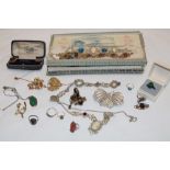 Various good quality costume jewellery including decorative gilt stick pin, dress rings,