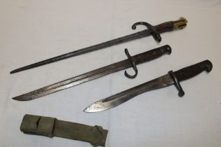 A Second War Japanese Arisaka bayonet with 12½" blade, French Gras bayonet dated 1875,