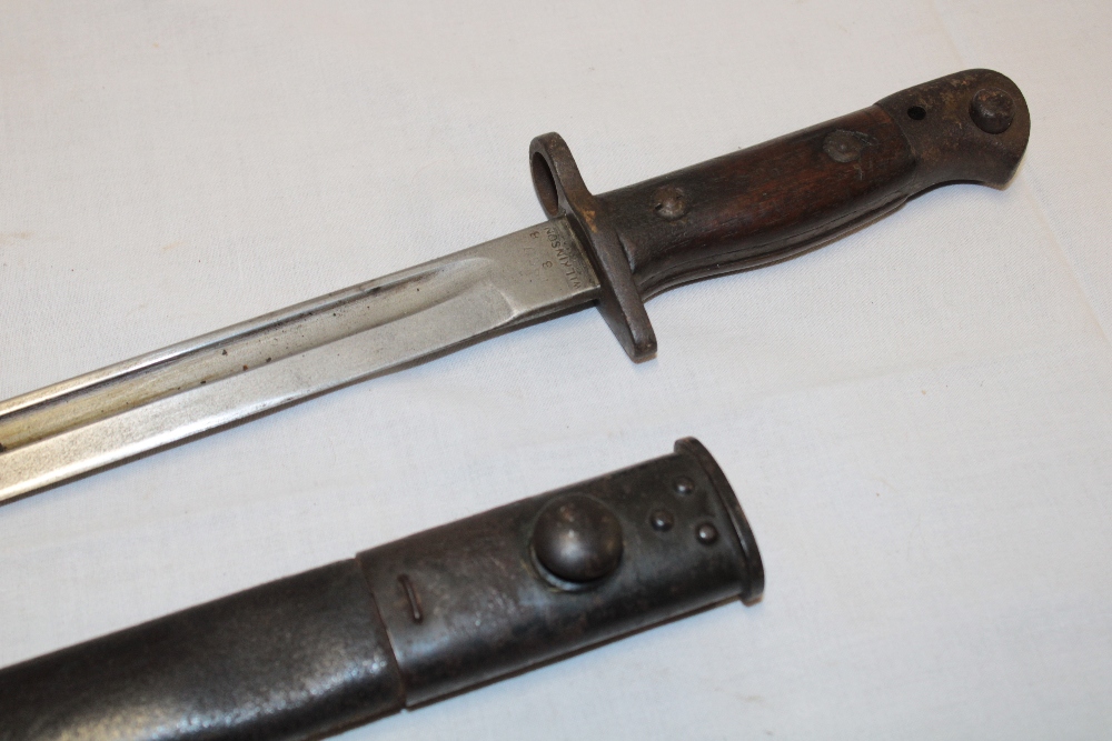 A First War 1907 pattern Lee Enfield bayonet by Wilkinson in steel mounted leather scabbard - Image 2 of 2