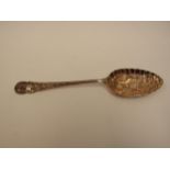 A silver Cooper Brothers & Sons Ltd., berry serving spoon, Sheffield 1973, 108g